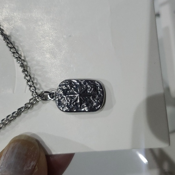 QTY-3 Necklaces - Picture 4 of 5